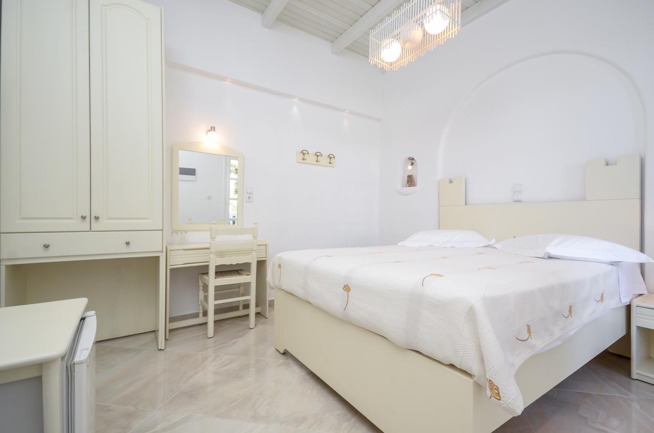 Hotel Anixis Naxos City Bagian luar foto